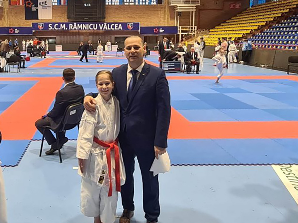 Pe urmele tatălui! Karateka Erika Dinu, prima medalie din carieră la un Campionat Național!